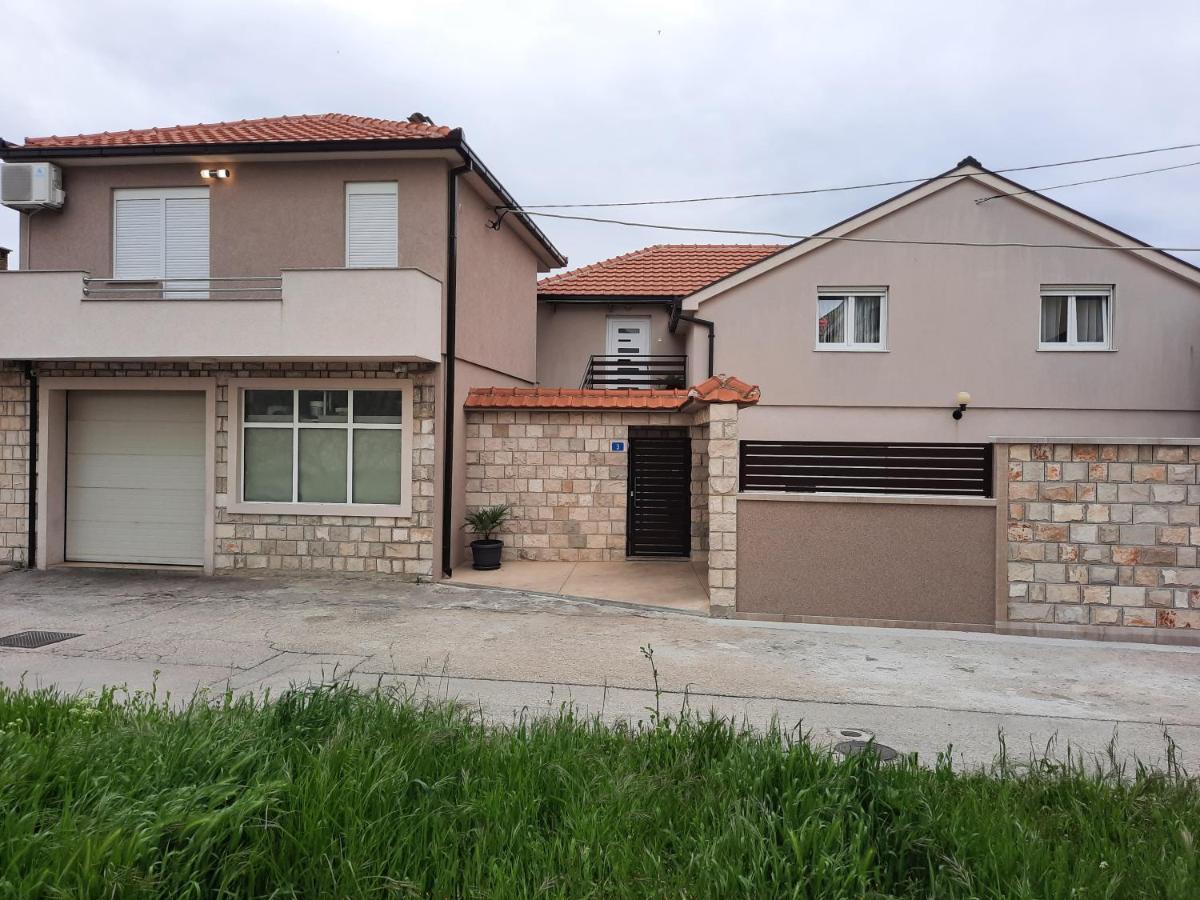 Apartman Sirena Требинье Экстерьер фото